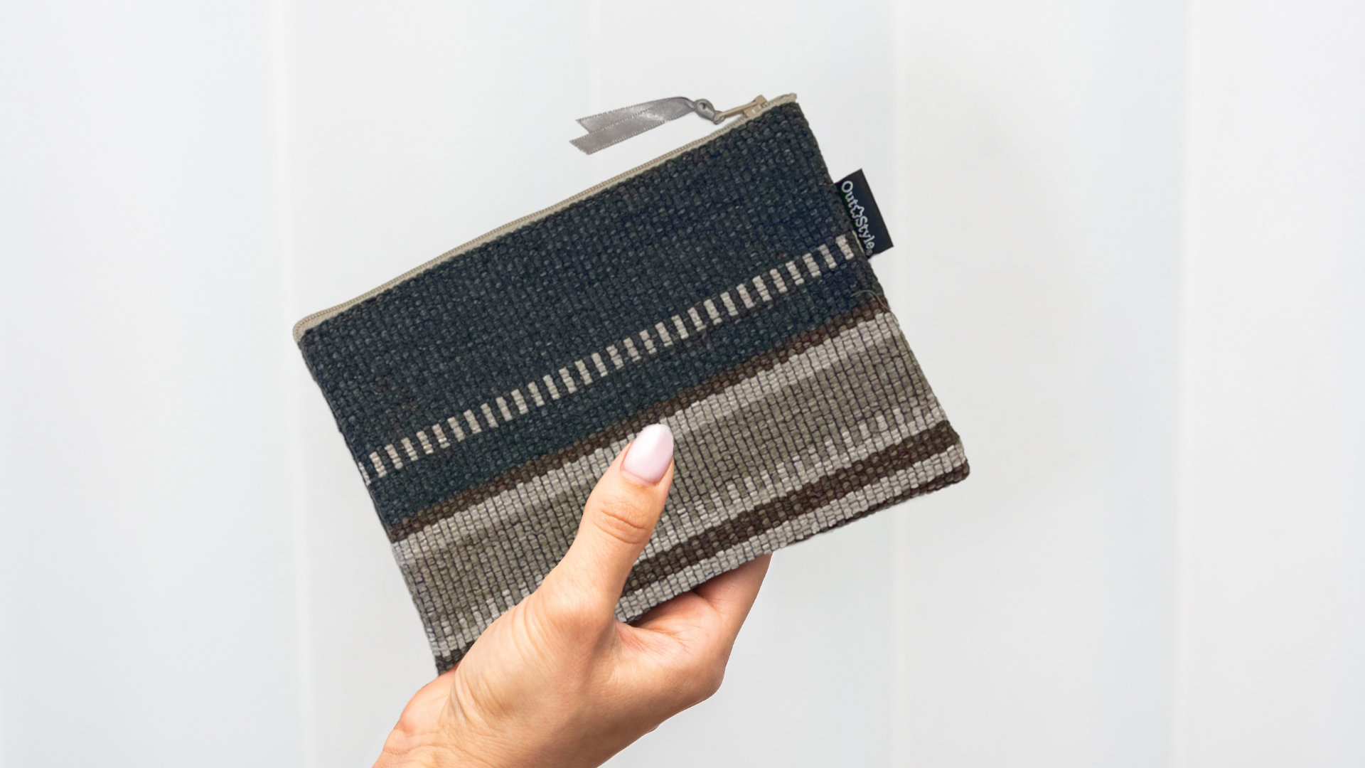 0_pocuh_nikar GY.jpg